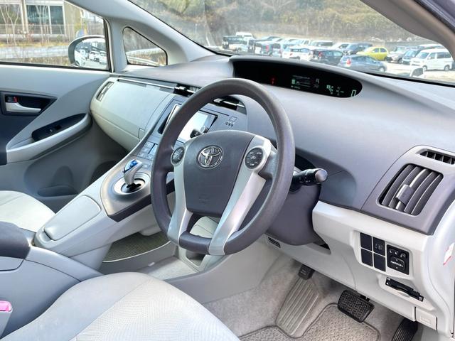 プリウス Ｓ　禁煙車　純正ナビ　フルセグＴＶ　バックカメラ　ＥＴＣ　ドラレコ　Ｂｌｕｅｔｏｏｔｈ　スペアキー　ユーザー買取車　点検整備付（34枚目）