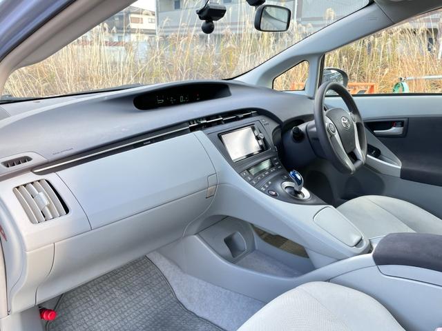 プリウス Ｓ　禁煙車　純正ナビ　フルセグＴＶ　バックカメラ　ＥＴＣ　ドラレコ　Ｂｌｕｅｔｏｏｔｈ　スペアキー　ユーザー買取車　点検整備付（38枚目）