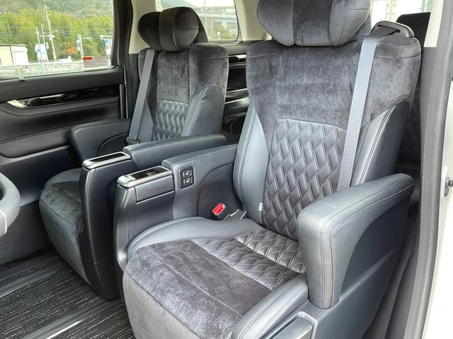 �f�ڎԗ���X�܊O�ɂĕۊǂ��Ă���\����������܂��B�����X�̍ۂ͂��\��̂��������X����������΂��Ԃ����p�ӂ��Ă��҂����Ă���܂���