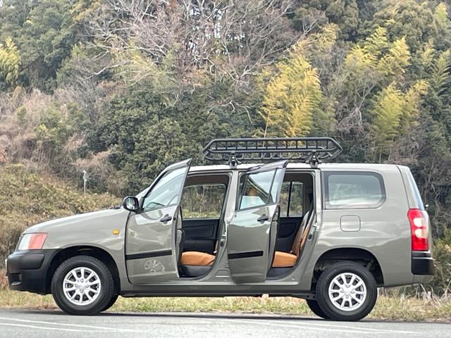 サクシードバン ＵＬ　禁煙車　オールペン　リフトアップ　革調シートカバー　社外ナビ　フルセグＴＶ　バックカメラ　ルーフキャリア　デジタルインナーミラー　Ｂｌｕｅｔｏｏｔｈ　ユーザー買取車　点検整備付（28枚目）