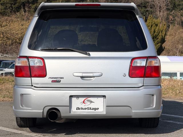 �f�ڎԗ���X�܊O�ɂĕۊǂ��Ă���\����������܂��B�����X�̍ۂ͂��\��̂��������X����������΂��Ԃ����p�ӂ��Ă��҂����Ă���܂���