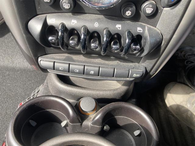 ＭＩＮＩ クーパー　クロスオーバー　運転席助手席サイドエアバック　禁煙車　電動格納ミラー　ミュージックプレイヤー接続　Ｂｌｕｅｔｏｏｔｈ接続　バックカメラ　ＣＤ（29枚目）