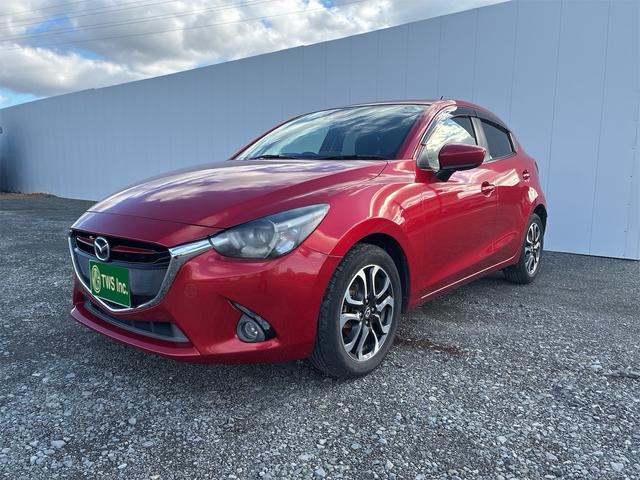 デミオ ＸＤツーリング　ブラインド・スポット・モニタリング（リア・クロス・トラフィック・アラート機能付）＋ハイ・ビーム・コントロールシステム＋車線逸脱警報システム、ＣＤ／ＤＶＤプレーヤー＋地デジＴＶチューナー（フルセグ）（4枚目）