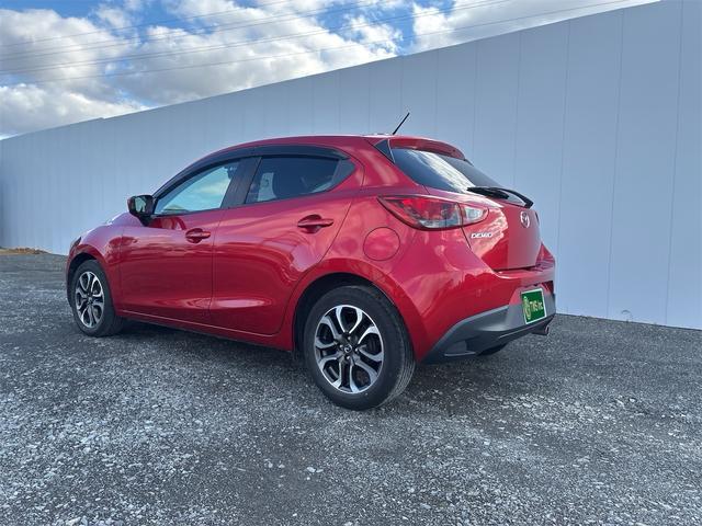 デミオ ＸＤツーリング　ブラインド・スポット・モニタリング（リア・クロス・トラフィック・アラート機能付）＋ハイ・ビーム・コントロールシステム＋車線逸脱警報システム、ＣＤ／ＤＶＤプレーヤー＋地デジＴＶチューナー（フルセグ）（8枚目）