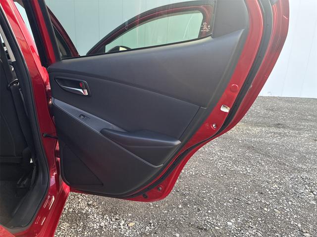 デミオ ＸＤツーリング　ブラインド・スポット・モニタリング（リア・クロス・トラフィック・アラート機能付）＋ハイ・ビーム・コントロールシステム＋車線逸脱警報システム、ＣＤ／ＤＶＤプレーヤー＋地デジＴＶチューナー（フルセグ）（25枚目）