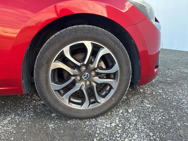 デミオ ＸＤツーリング　ブラインド・スポット・モニタリング（リア・クロス・トラフィック・アラート機能付）＋ハイ・ビーム・コントロールシステム＋車線逸脱警報システム、ＣＤ／ＤＶＤプレーヤー＋地デジＴＶチューナー（フルセグ）（53枚目）