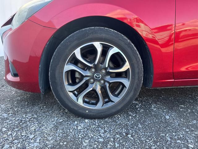 デミオ ＸＤツーリング　ブラインド・スポット・モニタリング（リア・クロス・トラフィック・アラート機能付）＋ハイ・ビーム・コントロールシステム＋車線逸脱警報システム、ＣＤ／ＤＶＤプレーヤー＋地デジＴＶチューナー（フルセグ）（54枚目）