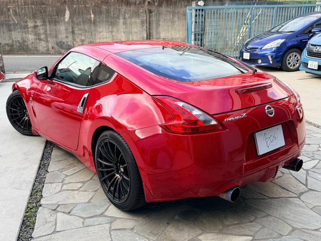 フェアレディＺ バージョンＳＴ　純正ナビ　ＴＶ　社外１９インチＡＷ　ＴＥＩＮ車高調　社外マフラー　バックカメラ　シートヒーター　ＢＯＳＥサウンドシステム　前後ドライブレコーダー　ＥＴＣ　スマートキー（9枚目）