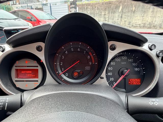 フェアレディＺ バージョンＳＴ　純正ナビ　ＴＶ　社外１９インチＡＷ　ＴＥＩＮ車高調　社外マフラー　バックカメラ　シートヒーター　ＢＯＳＥサウンドシステム　前後ドライブレコーダー　ＥＴＣ　スマートキー（18枚目）