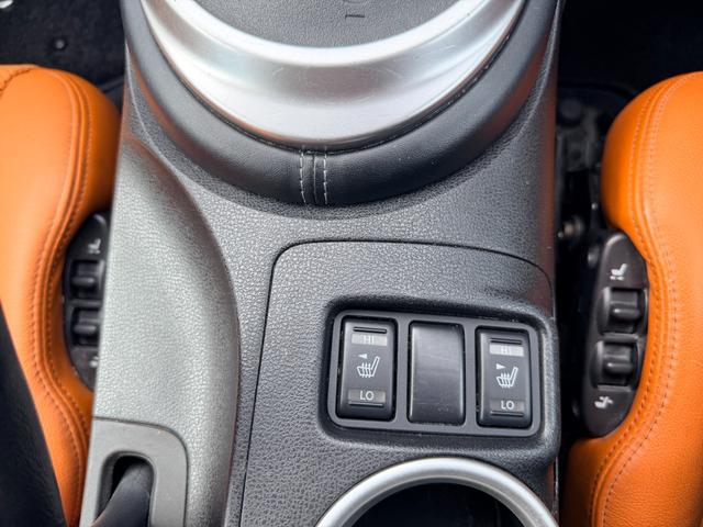 フェアレディＺ バージョンＳＴ　純正ナビ　ＴＶ　社外１９インチＡＷ　ＴＥＩＮ車高調　社外マフラー　バックカメラ　シートヒーター　ＢＯＳＥサウンドシステム　前後ドライブレコーダー　ＥＴＣ　スマートキー（21枚目）