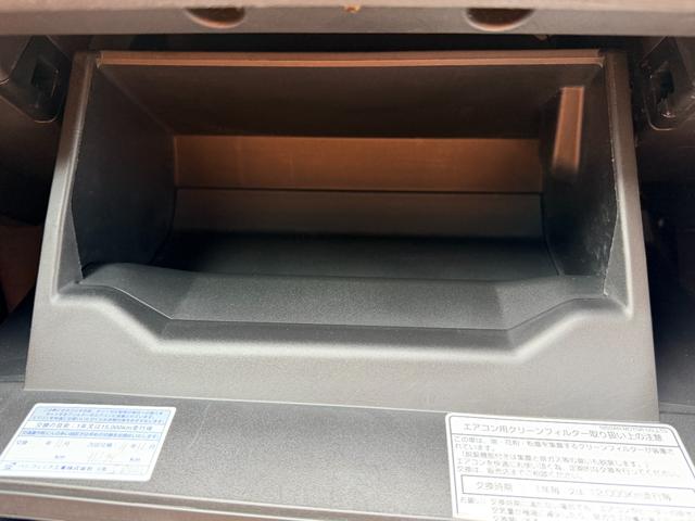 フェアレディＺ バージョンＳＴ　純正ナビ　ＴＶ　社外１９インチＡＷ　ＴＥＩＮ車高調　社外マフラー　バックカメラ　シートヒーター　ＢＯＳＥサウンドシステム　前後ドライブレコーダー　ＥＴＣ　スマートキー（26枚目）