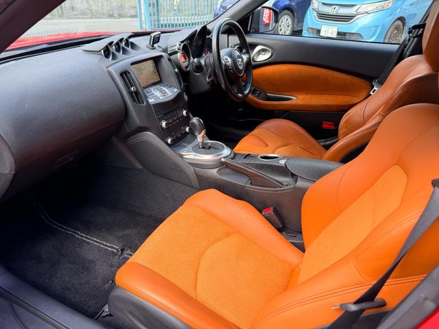 フェアレディＺ バージョンＳＴ　純正ナビ　ＴＶ　社外１９インチＡＷ　ＴＥＩＮ車高調　社外マフラー　バックカメラ　シートヒーター　ＢＯＳＥサウンドシステム　前後ドライブレコーダー　ＥＴＣ　スマートキー（30枚目）