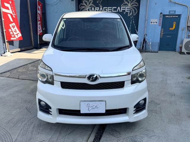 ヴォクシー ＺＳ　純正ナビ　ＴＶ　バックカメラ　両側パワースライドドア　スマートキー　ＥＴＣ（3枚目）