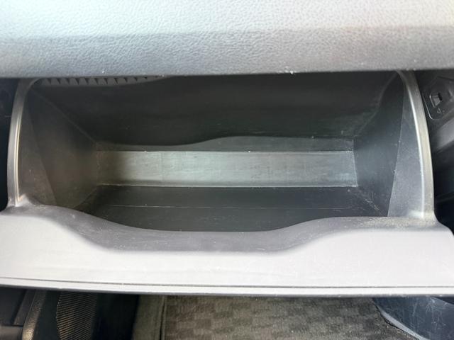 ヴォクシー ＺＳ　純正ナビ　ＴＶ　バックカメラ　両側パワースライドドア　スマートキー　ＥＴＣ（20枚目）