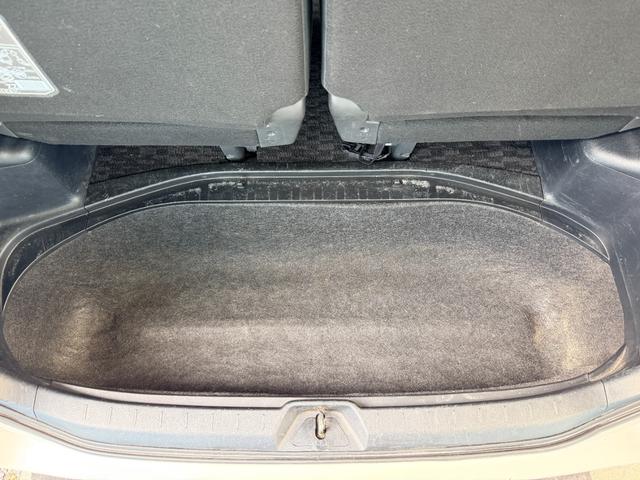 ヴォクシー ＺＳ　純正ナビ　ＴＶ　バックカメラ　両側パワースライドドア　スマートキー　ＥＴＣ（36枚目）