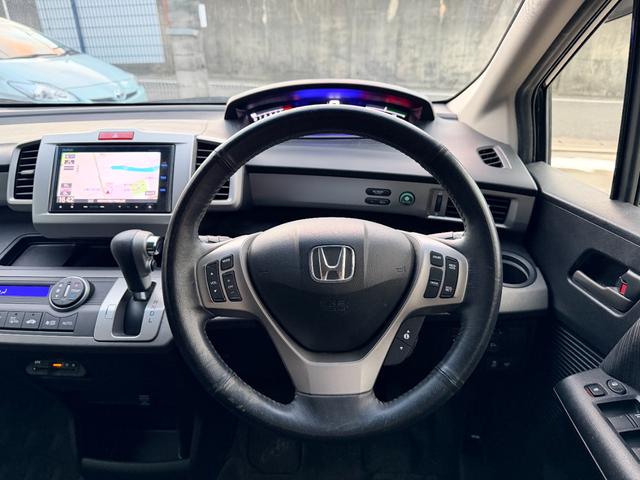 フリードハイブリッド ジャストセレクション　純正ナビ　ＴＶ　バックカメラ　両側パワースライドドア　キーレス　ＥＴＣ（14枚目）