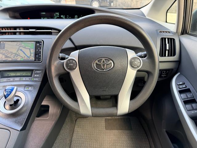 プリウス Ｓ　純正ナビ　ＴＶ　バックカメラ　スマートキー　ＥＴＣ（14枚目）