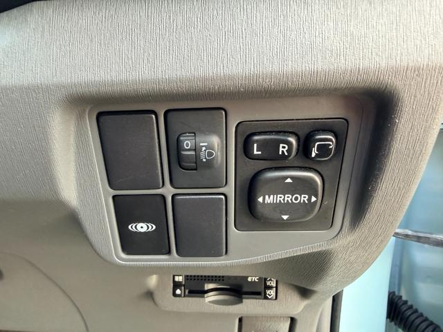 プリウス Ｓ　純正ナビ　ＴＶ　バックカメラ　スマートキー　ＥＴＣ（19枚目）