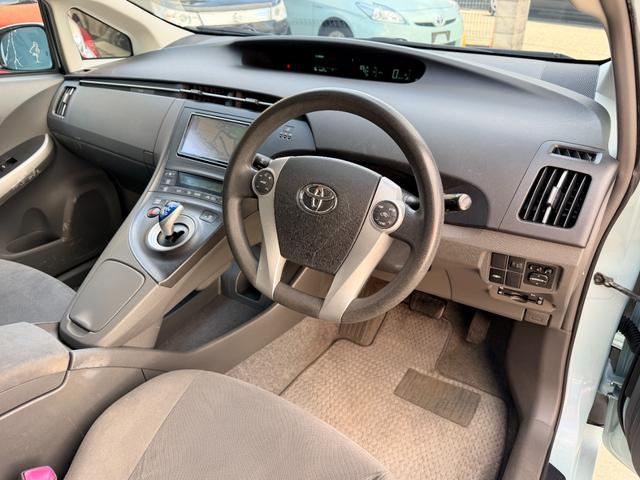 プリウス Ｓ　純正ナビ　ＴＶ　バックカメラ　スマートキー　ＥＴＣ（24枚目）