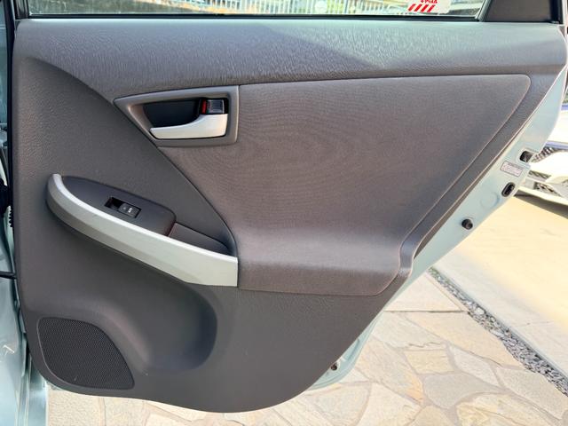 プリウス Ｓ　純正ナビ　ＴＶ　バックカメラ　スマートキー　ＥＴＣ（32枚目）