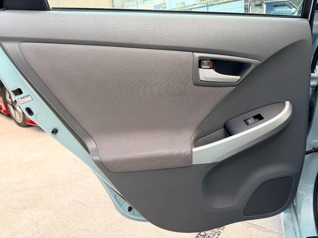 プリウス Ｓ　純正ナビ　ＴＶ　バックカメラ　スマートキー　ＥＴＣ（33枚目）