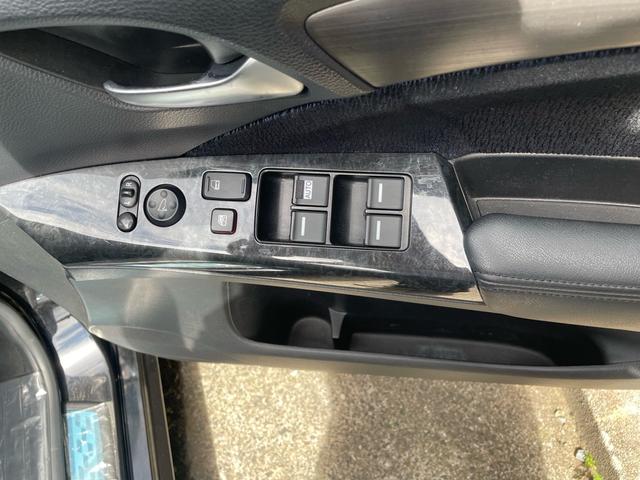 オデッセイ アブソルートＨＤＤナビスペシャルエディション　特別仕様車・ハーフレザーシート・ナビ・ＥＴＣ・バックカメラ・クルーズコントロール・７人乗り・ＭＴモード付き５速ＡＴ・ｉ－ＶＴＥＣ・デスチャージ・外品アルミホイール（57枚目）