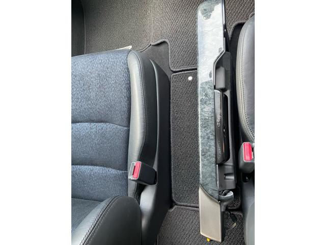 オデッセイ アブソルートＨＤＤナビスペシャルエディション　特別仕様車・ハーフレザーシート・ナビ・ＥＴＣ・バックカメラ・クルーズコントロール・７人乗り・ＭＴモード付き５速ＡＴ・ｉ－ＶＴＥＣ・デスチャージ・外品アルミホイール（71枚目）