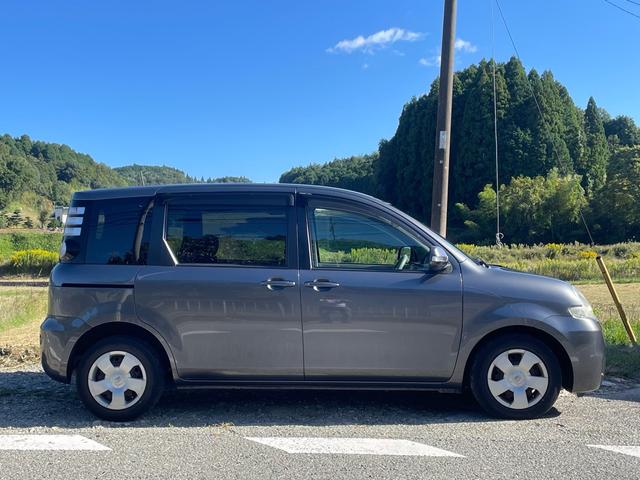 シエンタ Xリミテッド 7人乗り・両側スライドドア左側電動スライド・ナビ・ETC・3列シート・床下収納・キーレス・CVT(6枚目)