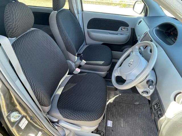 シエンタ Xリミテッド 7人乗り・両側スライドドア左側電動スライド・ナビ・ETC・3列シート・床下収納・キーレス・CVT(11枚目)