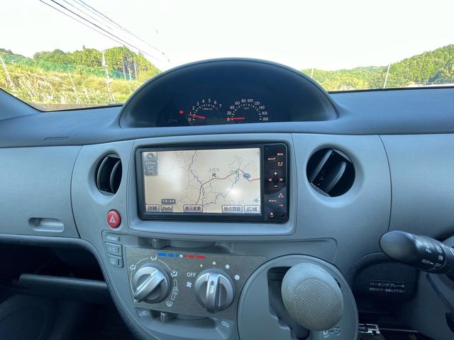 シエンタ Xリミテッド 7人乗り・両側スライドドア左側電動スライド・ナビ・ETC・3列シート・床下収納・キーレス・CVT(13枚目)