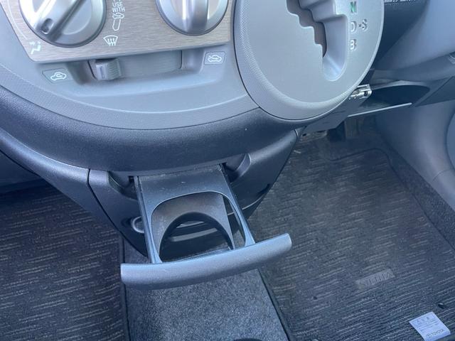 シエンタ Xリミテッド 7人乗り・両側スライドドア左側電動スライド・ナビ・ETC・3列シート・床下収納・キーレス・CVT(36枚目)