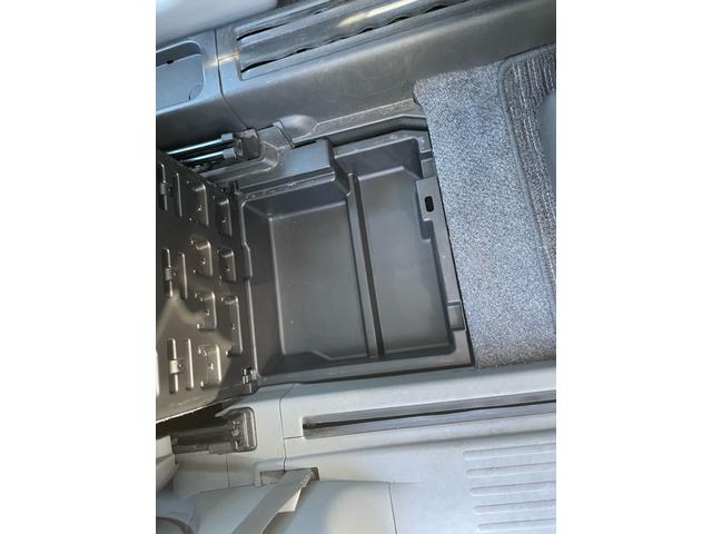 シエンタ Xリミテッド 7人乗り・両側スライドドア左側電動スライド・ナビ・ETC・3列シート・床下収納・キーレス・CVT(43枚目)