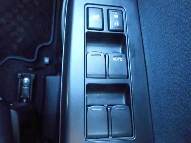 スイフト ＸＬ　修復歴無　故障診断実施済　カロッツェリアＨＤＤナビ　フルセグテレビ　バックカメラ　Ｂｌｕｅｔｏｏｔｈ　スマートキー　ＥＴＣ　革巻ステアリング　ＨＩＤヘッドライト　フロントフォグランプ　ウインカーミラー（16枚目）