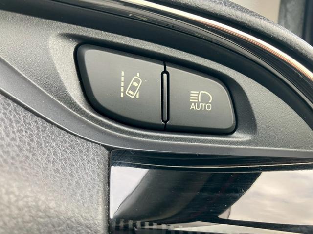 ヴィッツ ハイブリッド ジュエラ 純正ナビ バックモニター ステアリングスイッチ テレビ プッシュスタート トヨタセーフティーセンス ナノイーエアコン ETC ドラレコ オートライト 横滑り防止装置 レーンキープアシスト(18枚目)