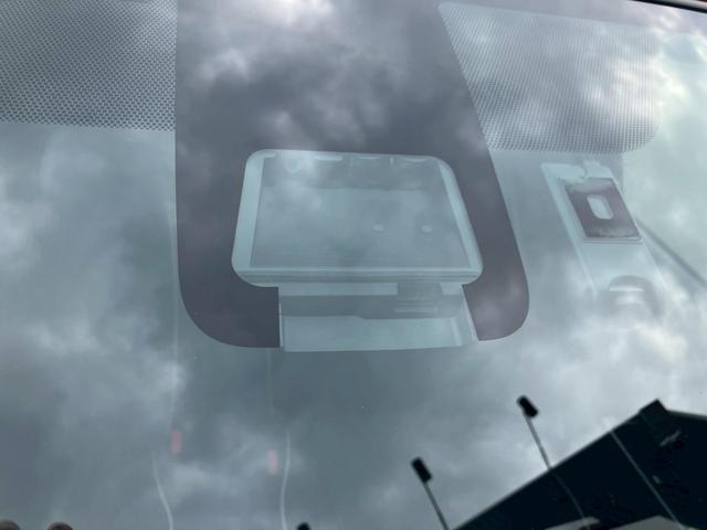 ヴィッツ ハイブリッド ジュエラ 純正ナビ バックモニター ステアリングスイッチ テレビ プッシュスタート トヨタセーフティーセンス ナノイーエアコン ETC ドラレコ オートライト 横滑り防止装置 レーンキープアシスト(26枚目)