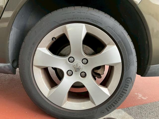 ３００８ プレミアム　ガラスルーフ　社外ナビ　ＥＴＣ　Ｂｌｕｅｔｏｏｔｈ　ワンセグ　バックモニター　コーナーセンサー　キーレス　純正アルミ（32枚目）