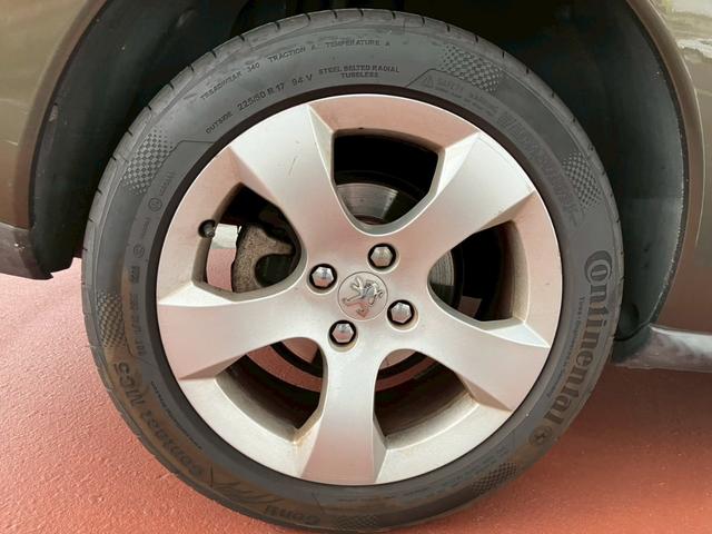 ３００８ プレミアム　ガラスルーフ　社外ナビ　ＥＴＣ　Ｂｌｕｅｔｏｏｔｈ　ワンセグ　バックモニター　コーナーセンサー　キーレス　純正アルミ（34枚目）