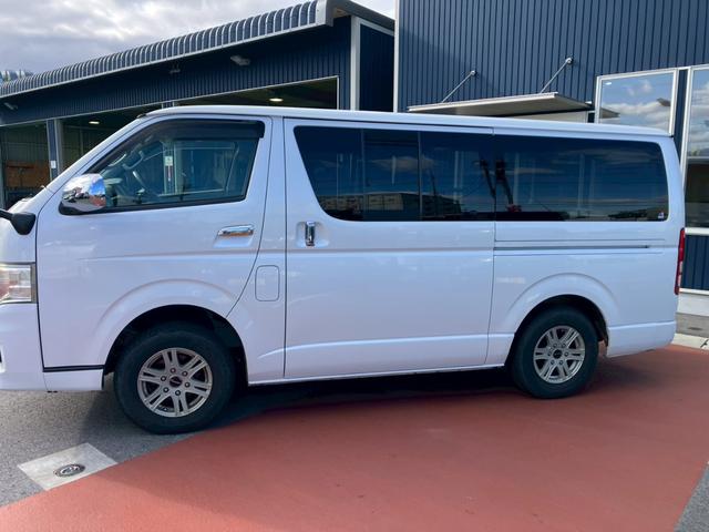 ハイエースバン ロングスーパーＧＬ　４ＷＤディーゼル　社外ナビ　ＴＶ　Ｂｌｕｅｔｏｏｔｈ接続　バックカメラ　ＥＴＣ　純正エンジンスターター　社外アルミ　イージークローザー　ＡＣ１００Ｖ　ＣＤ／ＤＶＤ　ディーゼルターボ（7枚目）