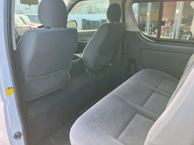 ハイエースバン ロングスーパーＧＬ　４ＷＤディーゼル　社外ナビ　ＴＶ　Ｂｌｕｅｔｏｏｔｈ接続　バックカメラ　ＥＴＣ　純正エンジンスターター　社外アルミ　イージークローザー　ＡＣ１００Ｖ　ＣＤ／ＤＶＤ　ディーゼルターボ（21枚目）