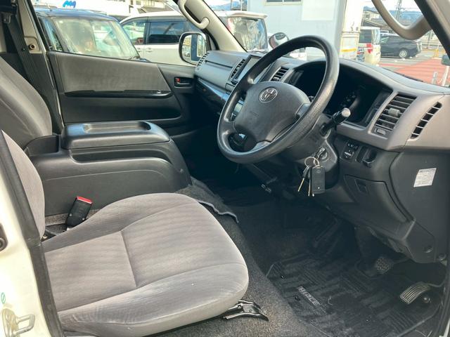 ハイエースバン ロングスーパーＧＬ　４ＷＤディーゼル　社外ナビ　ＴＶ　Ｂｌｕｅｔｏｏｔｈ接続　バックカメラ　ＥＴＣ　純正エンジンスターター　社外アルミ　イージークローザー　ＡＣ１００Ｖ　ＣＤ／ＤＶＤ　ディーゼルターボ（22枚目）