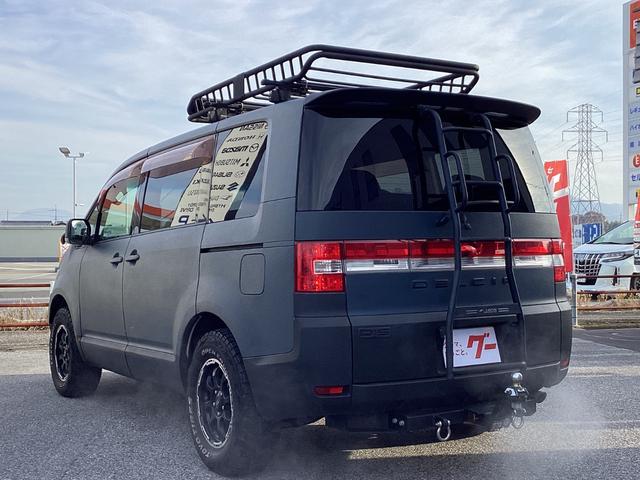 デリカD:5 G プレミアム ラプターライナーペイント クラッツェオシートカバー ルーフキャリア リアラダー ヒッチメンバー アルパインフリップダウンモニター パワーバックドア 両側パワースライドドア MTタイヤ 16インチアルミ(5枚目)