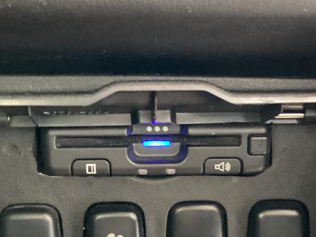 デリカD:5 G プレミアム ラプターライナーペイント クラッツェオシートカバー ルーフキャリア リアラダー ヒッチメンバー アルパインフリップダウンモニター パワーバックドア 両側パワースライドドア MTタイヤ 16インチアルミ(24枚目)