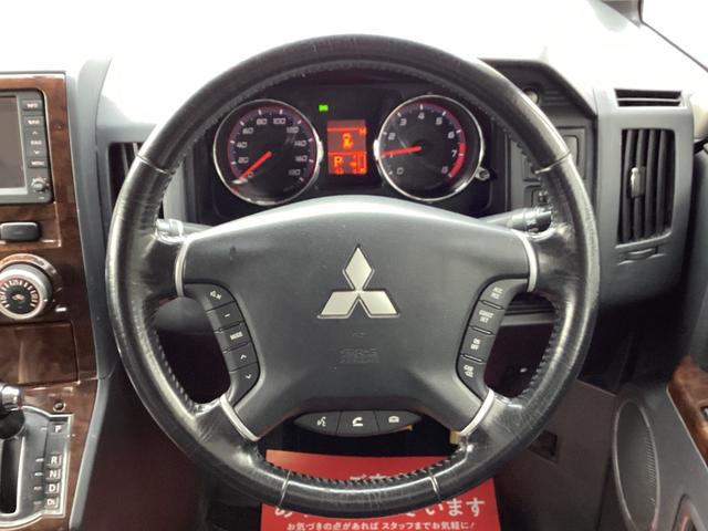 デリカＤ：５ エクシードＩＩ　８人乗り　４ＷＤ　シートカバー　パワースライドドア　純正ナビ　フルセグＴＶ　バックカメラ　リアクーラー　リアヒーター　ＥＴＣ（3枚目）