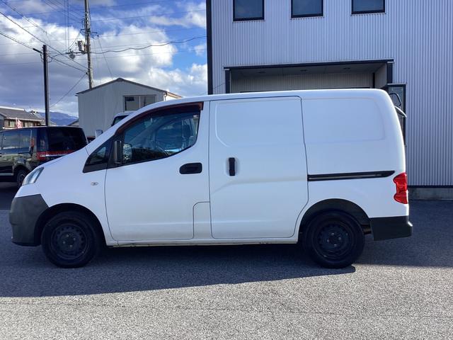 ＮＶ２００バネットバン ルートバンＤＸ　ユーザー仕入れ　両側スライドドア　マニュアル　２人乗り　車検１年付き　キーレス（5枚目）