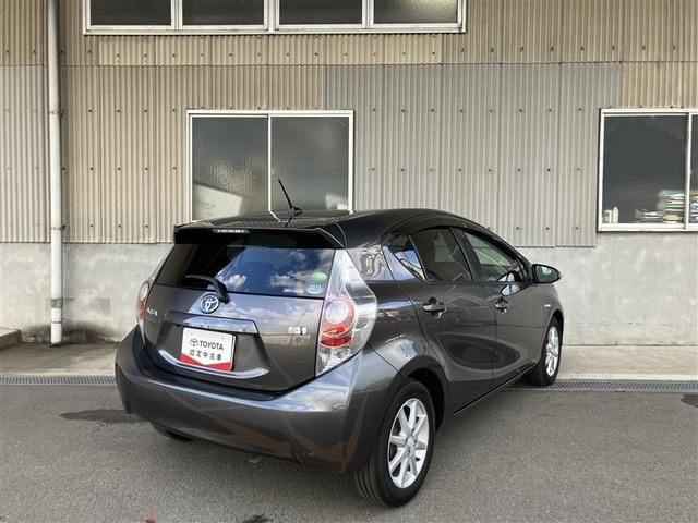 アクア Ｇブラックソフトレザーセレクション　フルセグ　ＨＤＤナビ　ＤＶＤ再生　バックカメラ　ＥＴＣ　ドラレコ　ワンオーナー（4枚目）