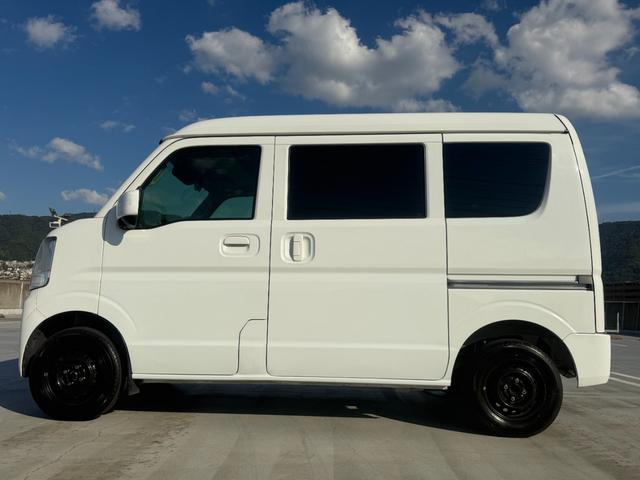 エブリイ PC セーフティーサポート車・前後ドラレコ機能付デジタルインナーミラー・ルーフコンソール・社外センターコンソール・LEDヘッドライト・リアコーナーセンサー・フルセグTV付ナビ・ファブリックシート(5枚目)