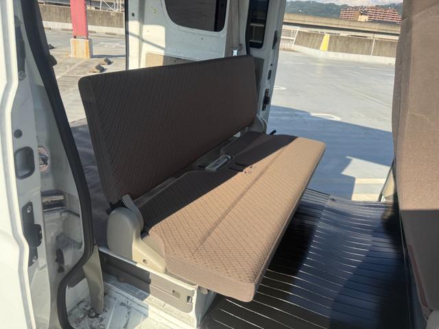 エブリイ PC セーフティーサポート車・前後ドラレコ機能付デジタルインナーミラー・ルーフコンソール・社外センターコンソール・LEDヘッドライト・リアコーナーセンサー・フルセグTV付ナビ・ファブリックシート(14枚目)