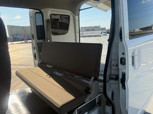 エブリイ PC セーフティーサポート車・前後ドラレコ機能付デジタルインナーミラー・ルーフコンソール・社外センターコンソール・LEDヘッドライト・リアコーナーセンサー・フルセグTV付ナビ・ファブリックシート(25枚目)