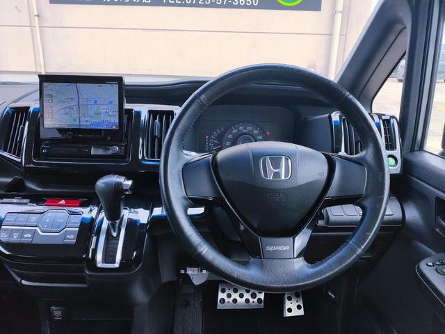ステップワゴンスパーダ Z /スマートキー/両側パワースライドドア/6スピーカー/車高調/ナビ/バックカメラ/ETC/ダブルエアコン/16インチアルミホイール/サテライトスピーカー/革巻きステアリング(18枚目)