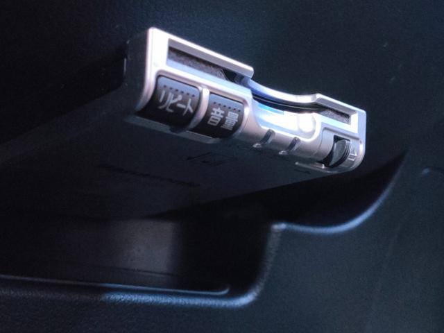 N-BOXカスタム G・Lパッケージ 両側パワースライド/フリップダウン/バックカメラ/ナビ/地デジ/DVD/キセノン/プッシュスタート/スマートキー/オートエアコン/オートライト/14インチアルミ/ISOFIX対応セカンドシート/(4枚目)